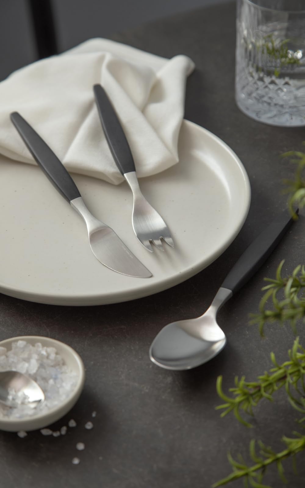 Gense Focus de Luxe Besteck Set 4 Personen, 12 Teiliges Besteckset, Essbesteck Set aus Schwarzem/Mattem Edelstahl, Spülmaschinenfest, Skandinavisches Design, Schwarz/Matt