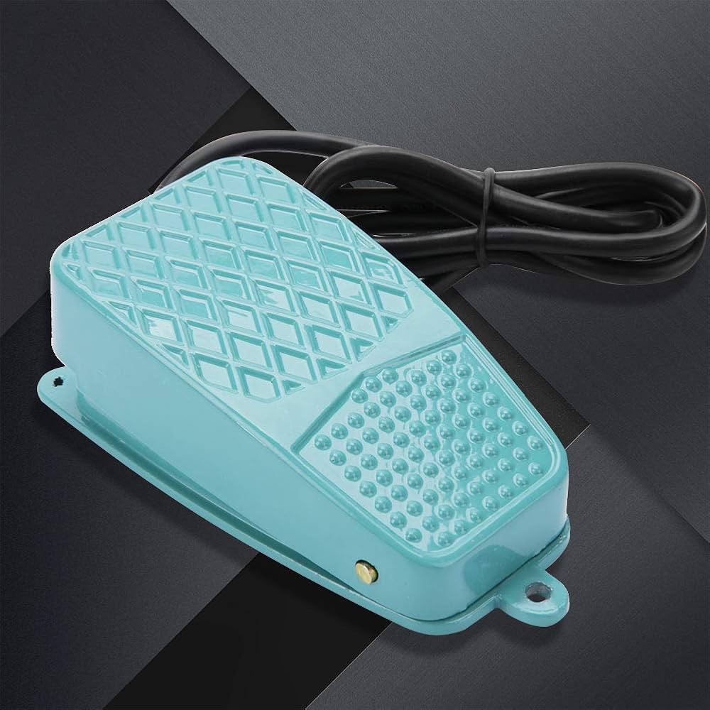 和泉電気のフットスイッチ２台 41CHzWh0C7L.jpg