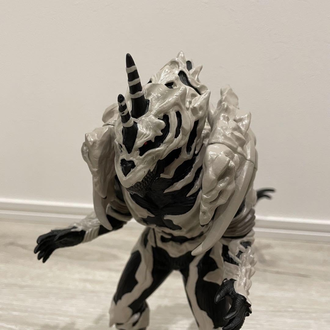 モンスターX フィギュア ソフビ モンスターX フィギュア ソフビ - メルカリ