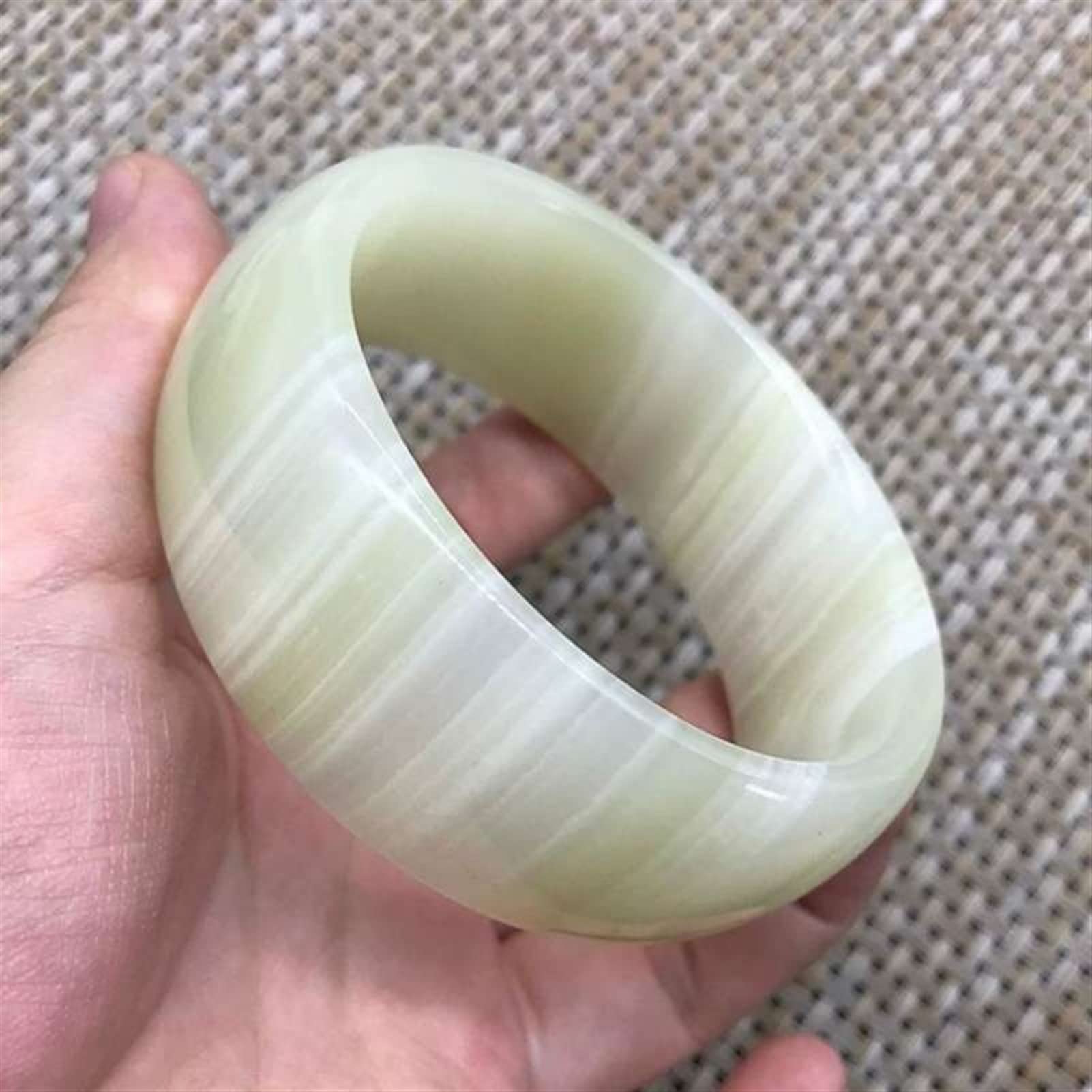 Mano blanca natural tallada a mano 70 mm grande ampliamente ampliada y engrosada pulsera de jade brazalete de brazalete de la pulsera de la moda y la gran pulsera de las mujeres ( Gem Color : Green )
