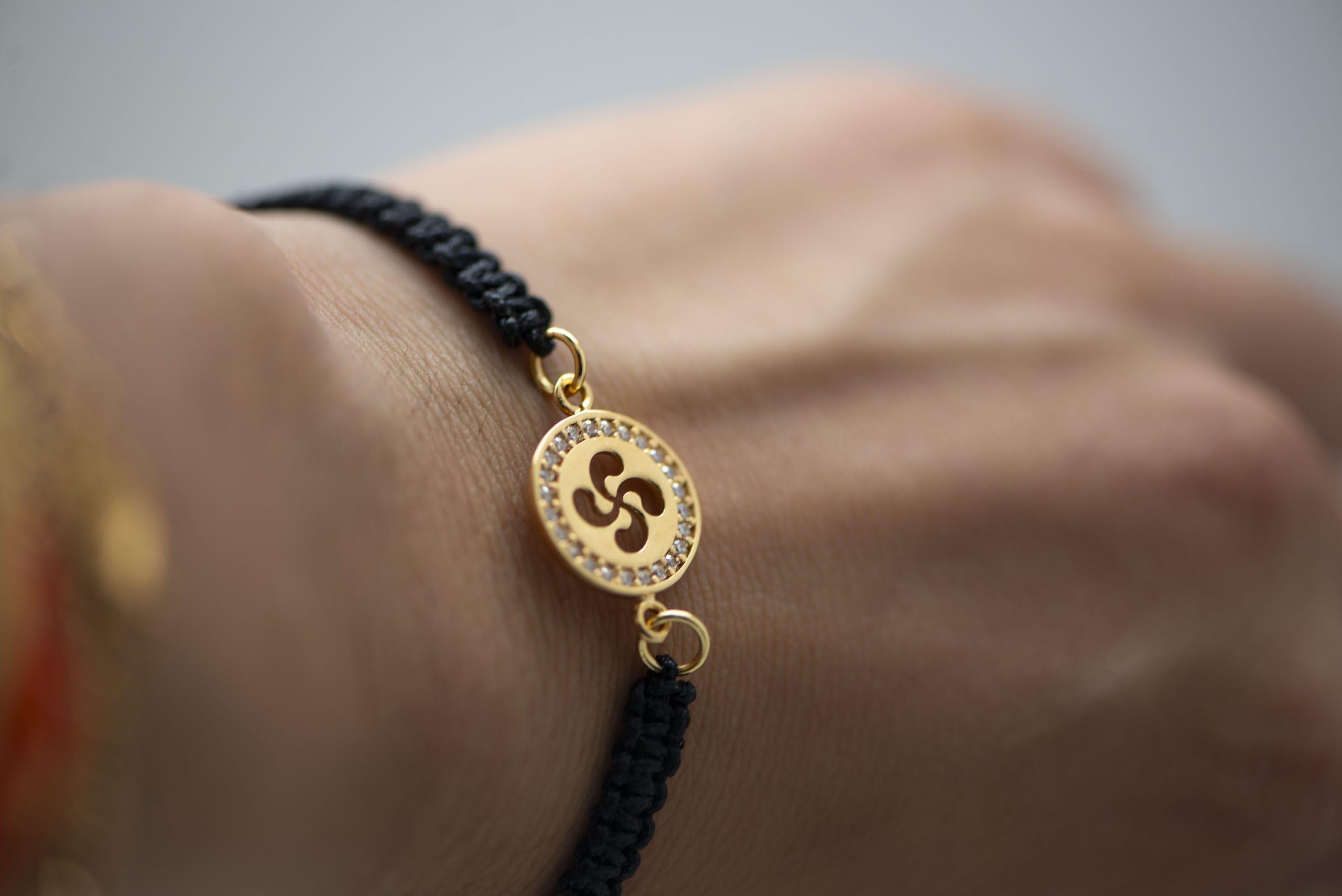 Pulsera Lauburu Chapado Oro 18K y Circonitas