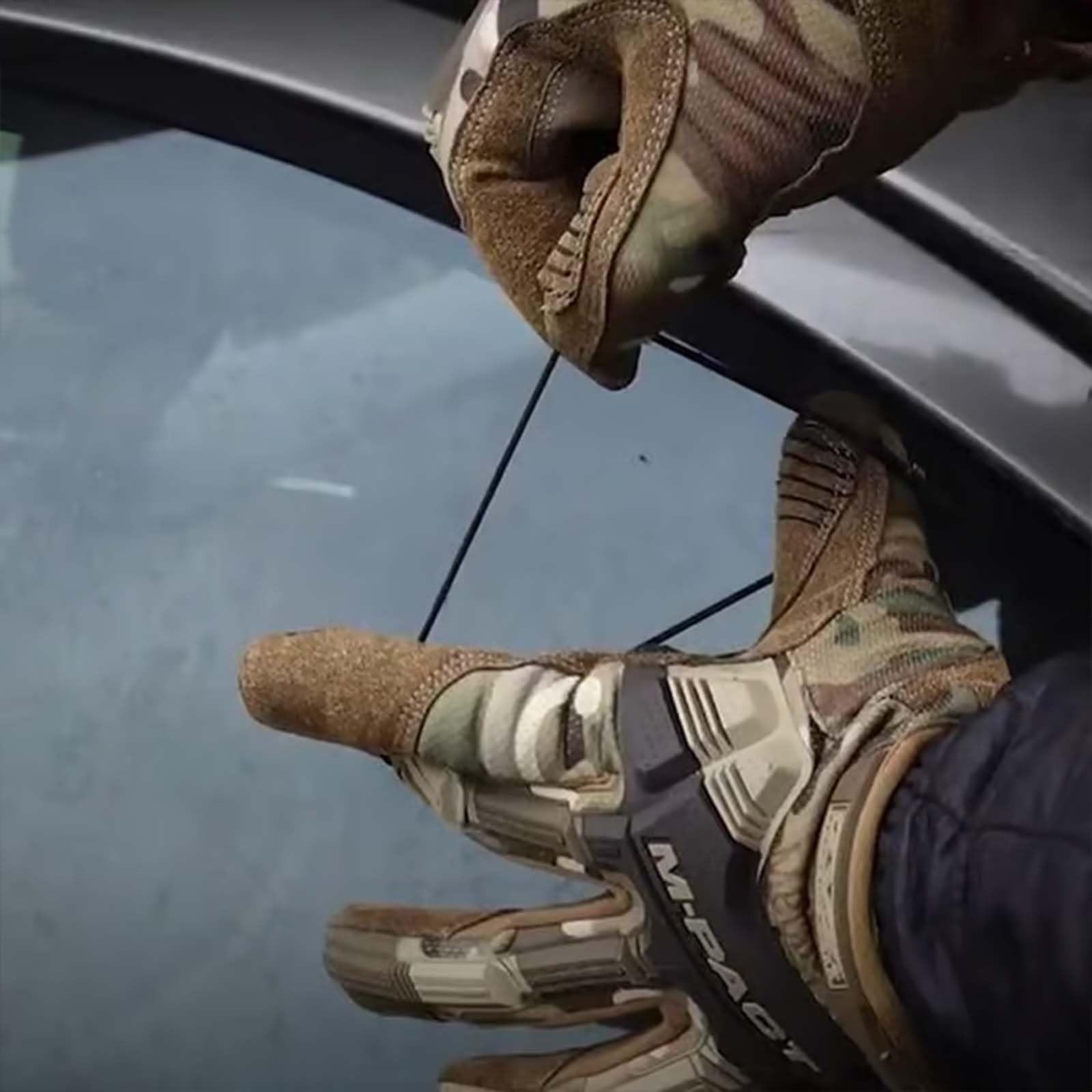 EDC Survival Bracelet, Car Window Breaker Wrist Strap Escape Tool, Vehicle Emergency Rescue Wristbands, Rapid Escape Emergency Tempered Glass Breaker(1pc)