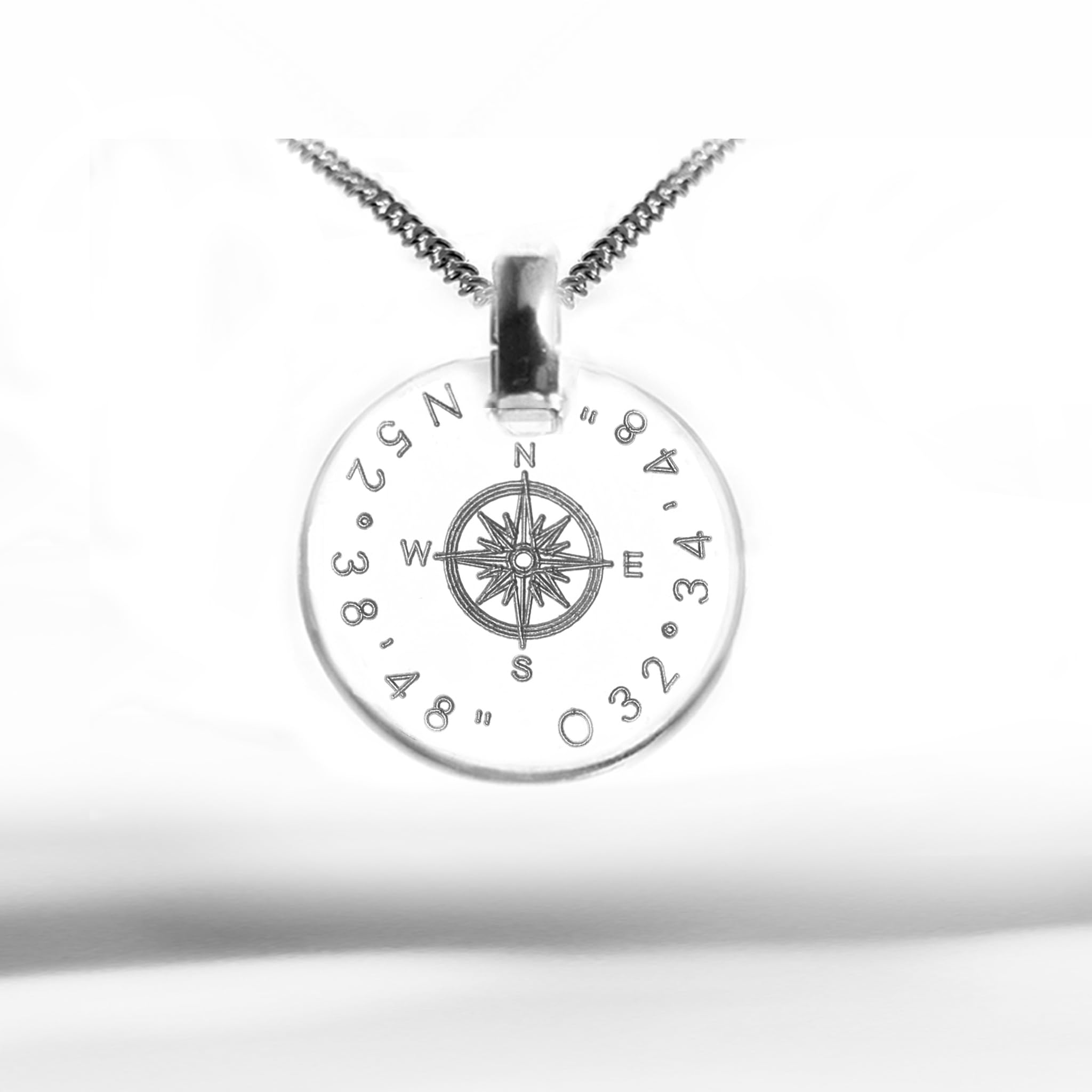 Personalisierte Kette mit Gravur Kompass & Koordinaten, Silber | Lederband oder Silberkette, Geschenkidee