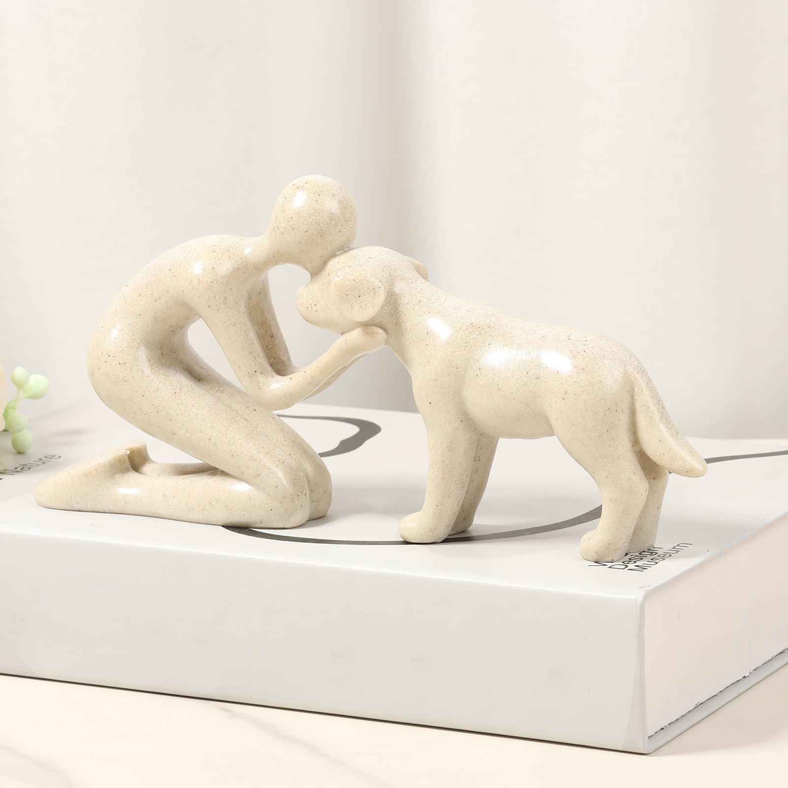 Qinglang Men's Sandstone Color Love My Black Dog Figurines Statues Resin Angel Black Dog Friendship Memorials Gifts For Loss Of Dogs Sympathy Labrador Figurine Sculpted Hand-Painted Figures For Dogs Lovers(Sandstone Color)