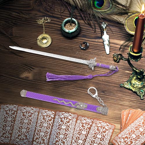 Antiker Brieföffner in Schwertform mit lila Scheide und Präsentationsständer – Schlüsselanhänger aus Metall im Stil chinesischer Jian-Waffen, Briefumschlagöffner, Geschenk für und Actionfiguren-Fans