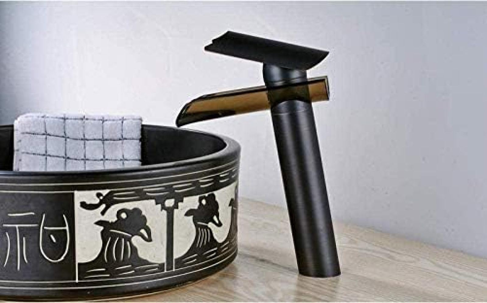 Robinetterie de salle de bain à cascade anti-éclaboussures à poignée
