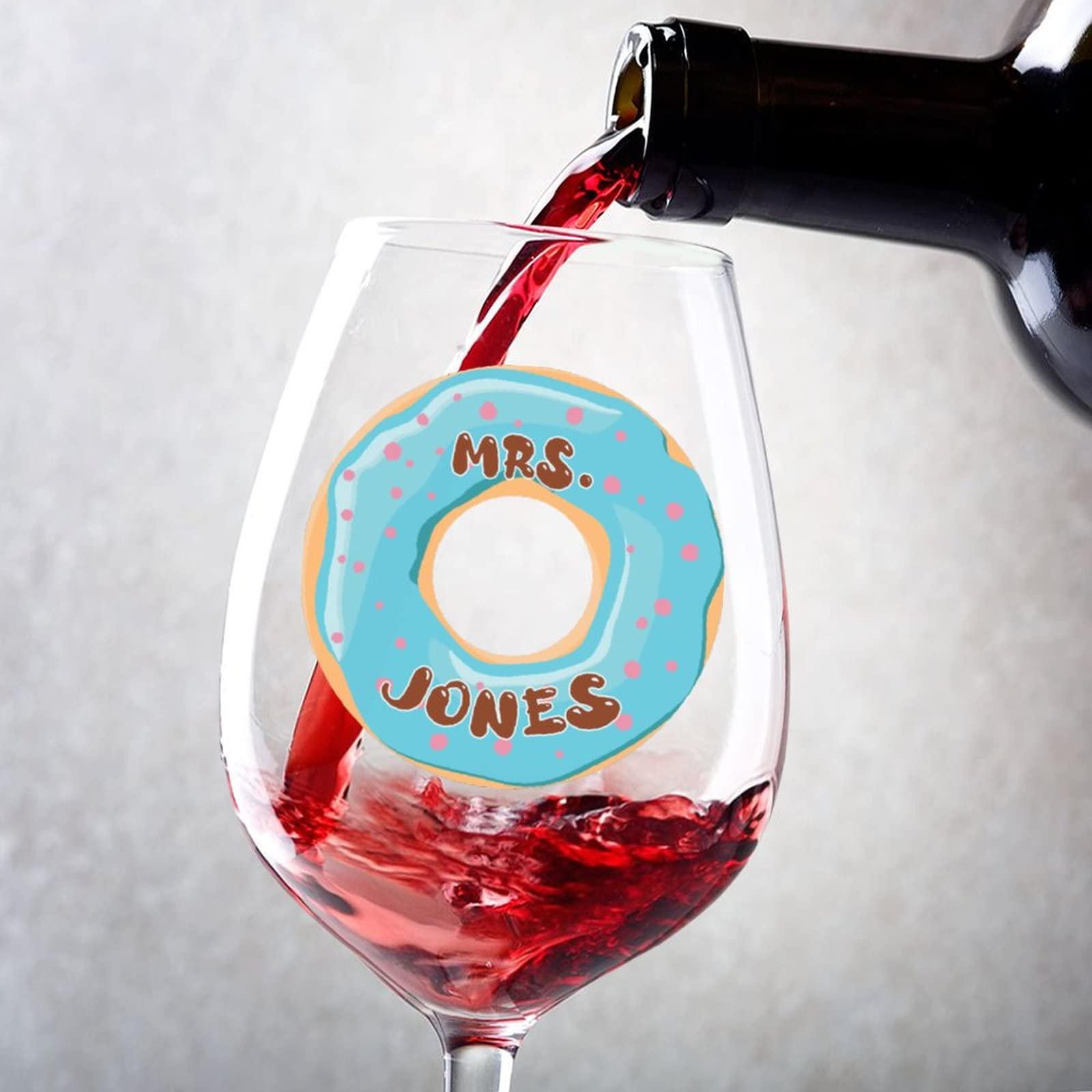 Verres à vin donuts personnalisés pour un anniversaire de mariage mémorable