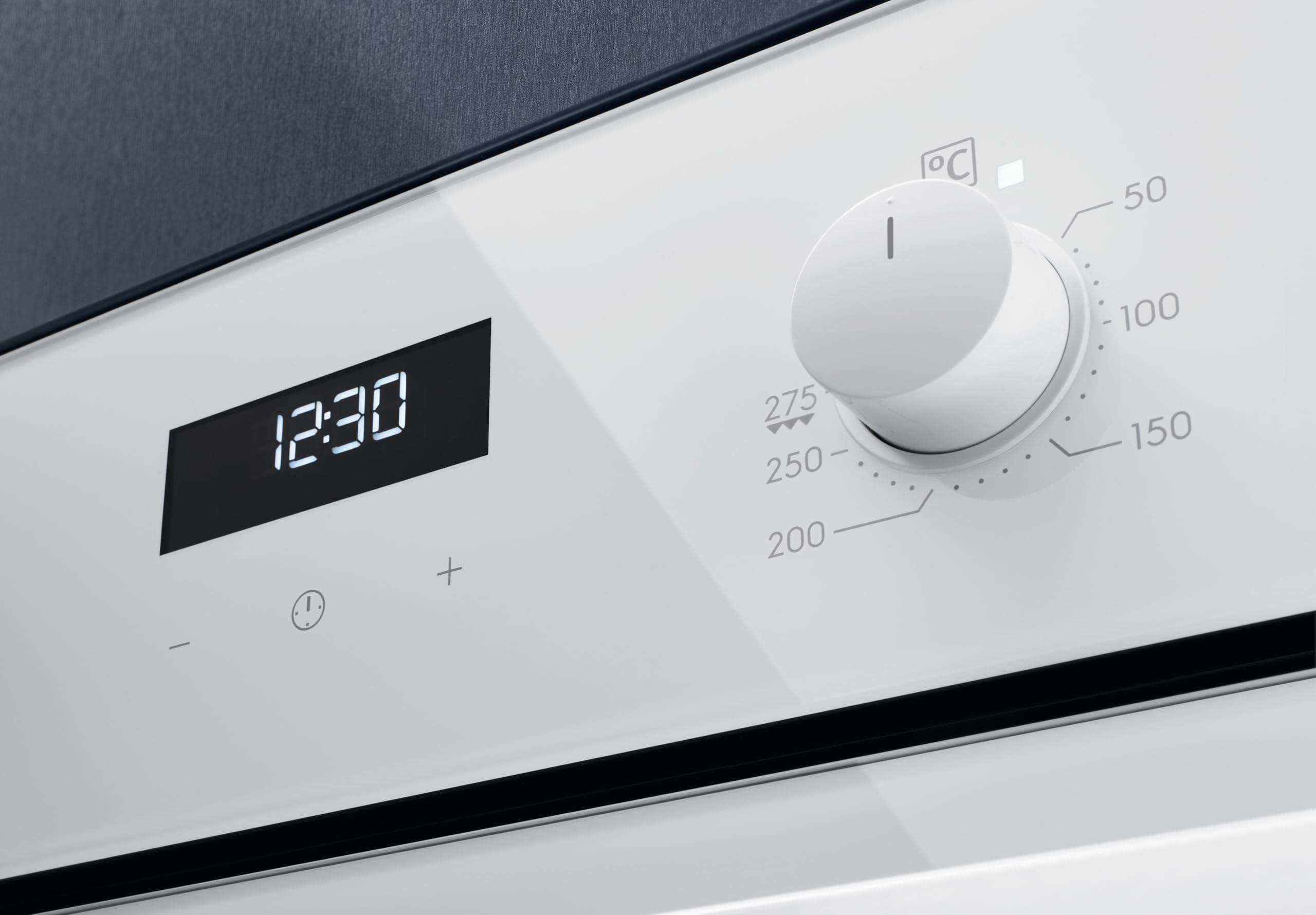 Electrolux OEF5H50V Forno Elettrico Multifunzione, Funzione Grill, Serie 600, 9 Funzioni, Cottura multilivello, Pulizia AquaClean, Ventilatore XXL, 72 L di Capacità, Bianco, Classe A