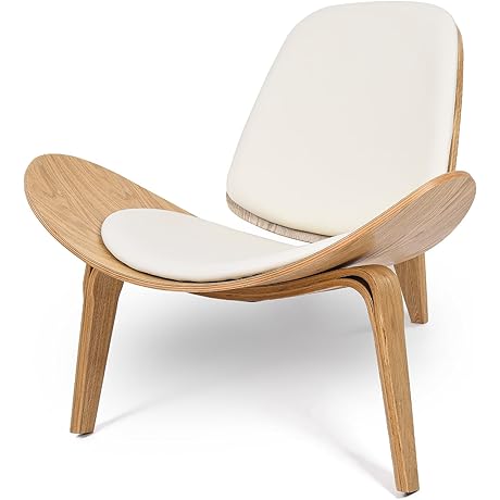 Wegner-Inspired Lounger: Comfort and Style in One