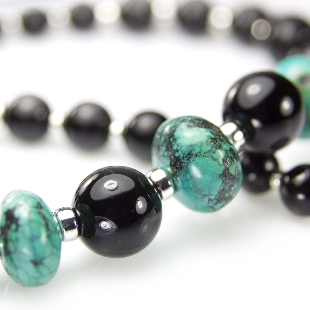 Collana in onice nero e turchese in argento massiccio, dimensioni delle pietre 12 x 18 mm e 10 mm a 16 mm