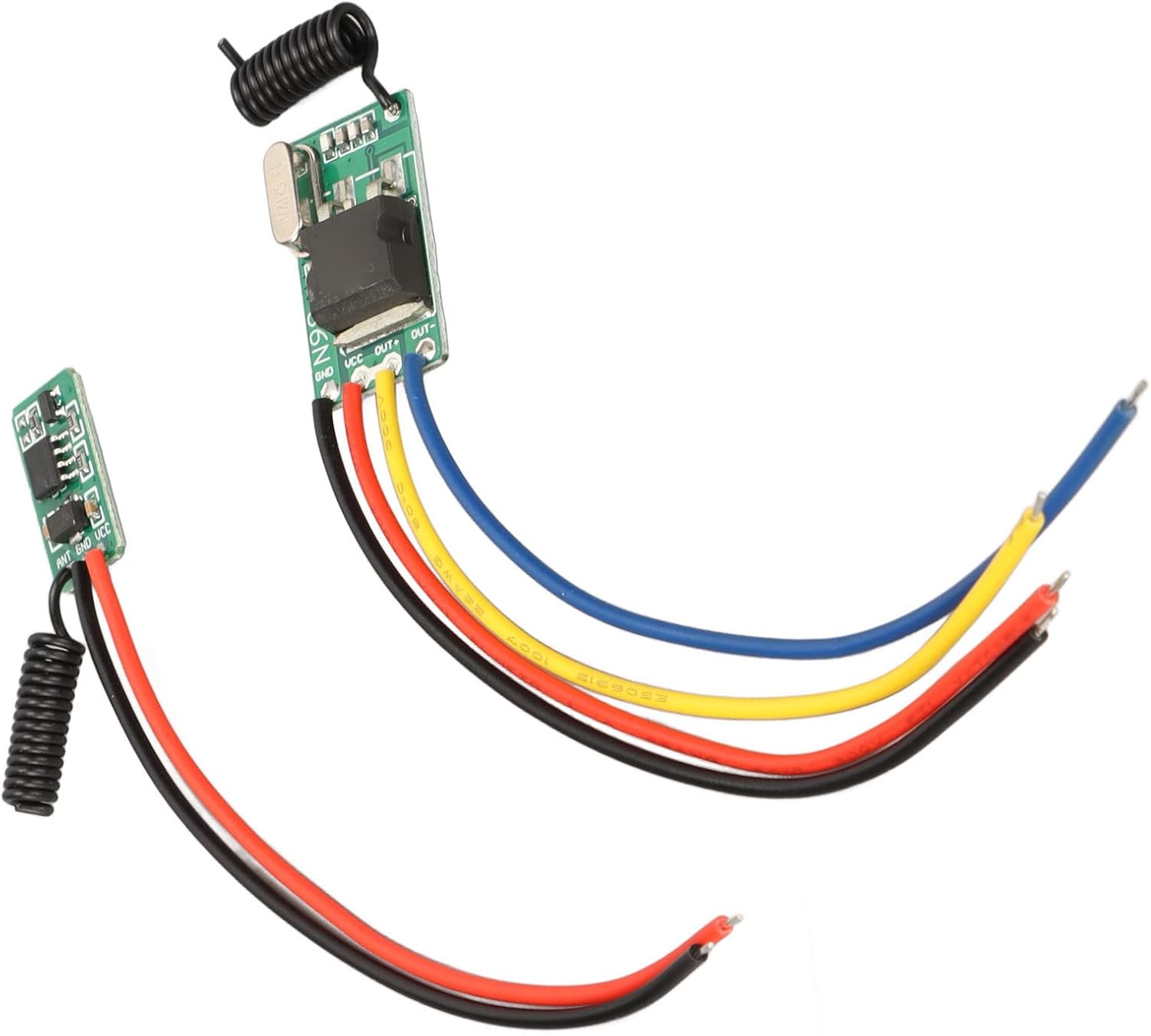 Close-up of the receiver module showing its VCC, GND, and OUT connections.