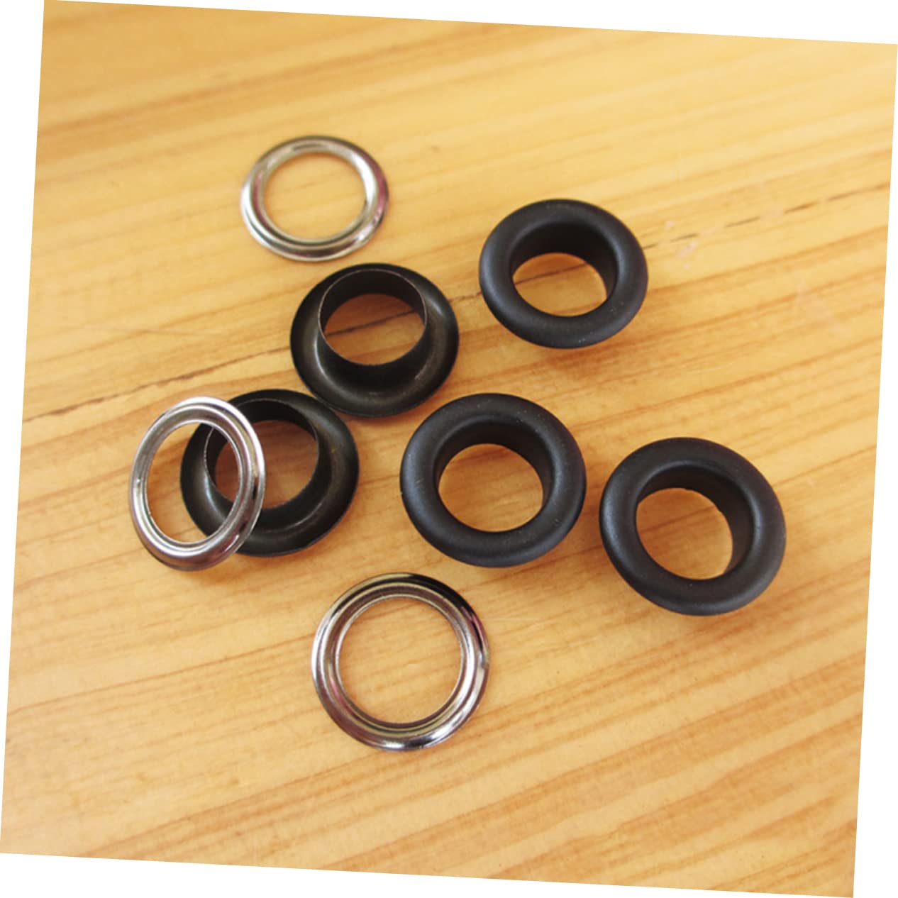 LALAFINA 200 Pcs Mixed Size Grommet Eyelets Metal Eyelet Trim for DIY Crafts Bulk Buttons Kit Perfect for Home Office Decor