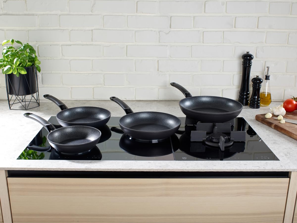 Fissler Adamant Classic/Juego de sartenes (2 piezas, diámetro 24 + 28 cm) – sartenes antiadherentes a base de agua resistentes a los arañazos, de aluminio reciclado, aptas para inducción, calidad