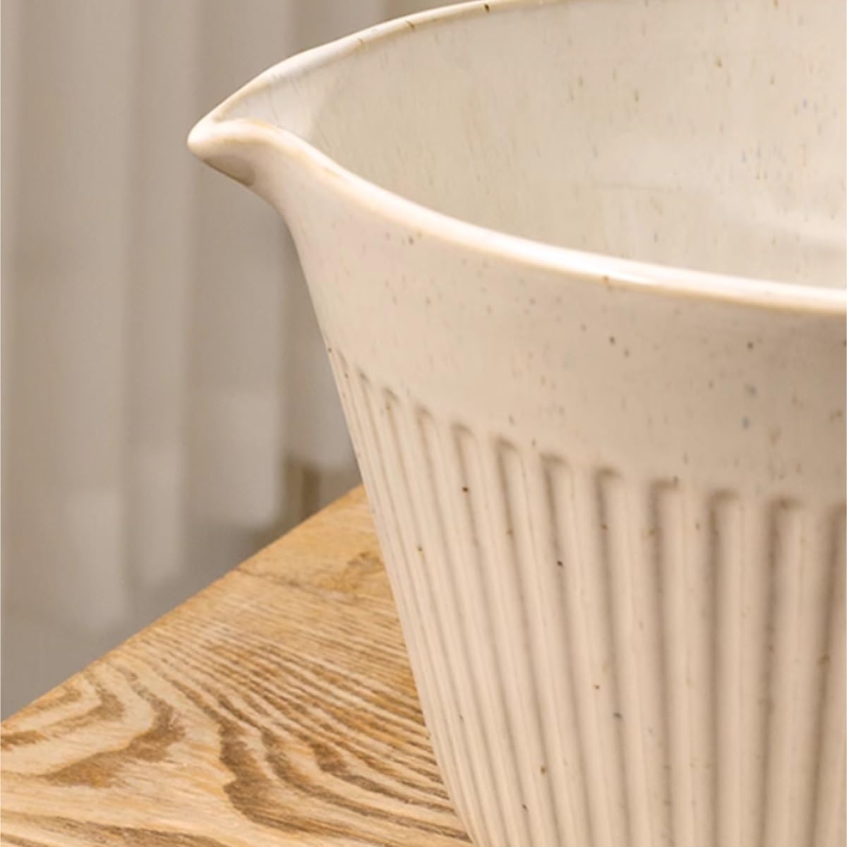 Salsera de cerámica de gran capacidad, diseño de alivio vertical, cuenco versátil para mezclar y recipiente de jugo, perfecto para comidas familiares y entretenimiento