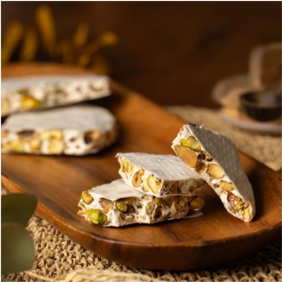 Torta Imperial Artesanal de Pistacho Gourmet Postre Tradicional Español Ingredientes Naturales Sin Gluten Delicada Textura con Miel Navideño Snack Dulce Saludable Repostería