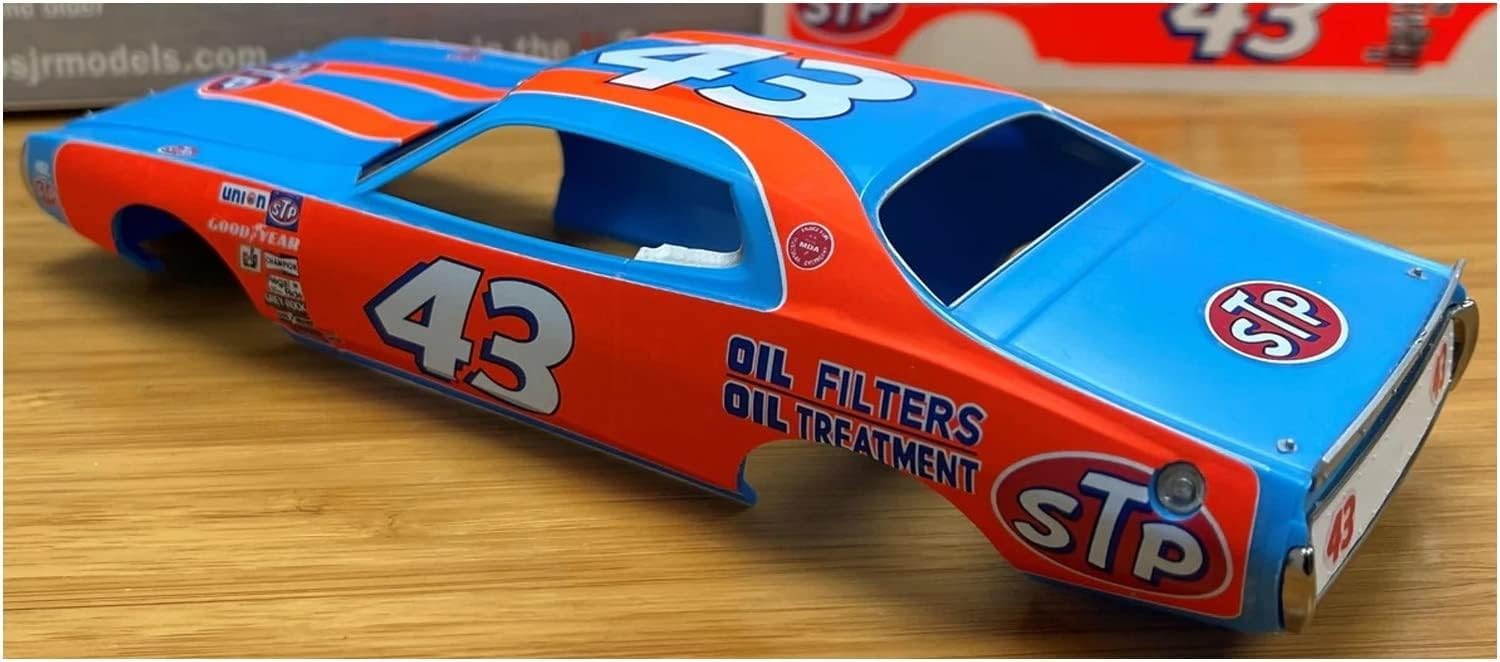 Amazon | サルビノス J・R モデル 1/25 NASCAR 1976 ダッジ