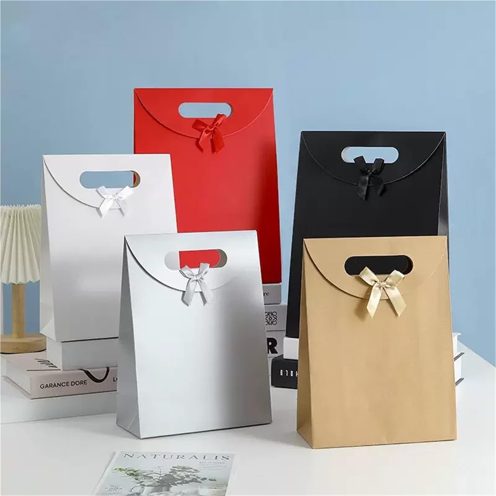 15pcs Birthday Gift Bags, Metal Wire Sealed, Paper, Folding Lid, Candy Packaging Box, Bow Tie per Feste e Vacanze(Red)