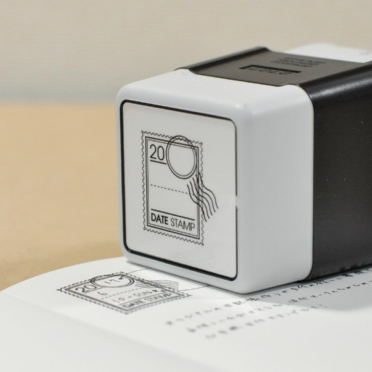 Amazon.co.jp: 消印のついた切手風の日付 スタンプ 黒色インク 日記