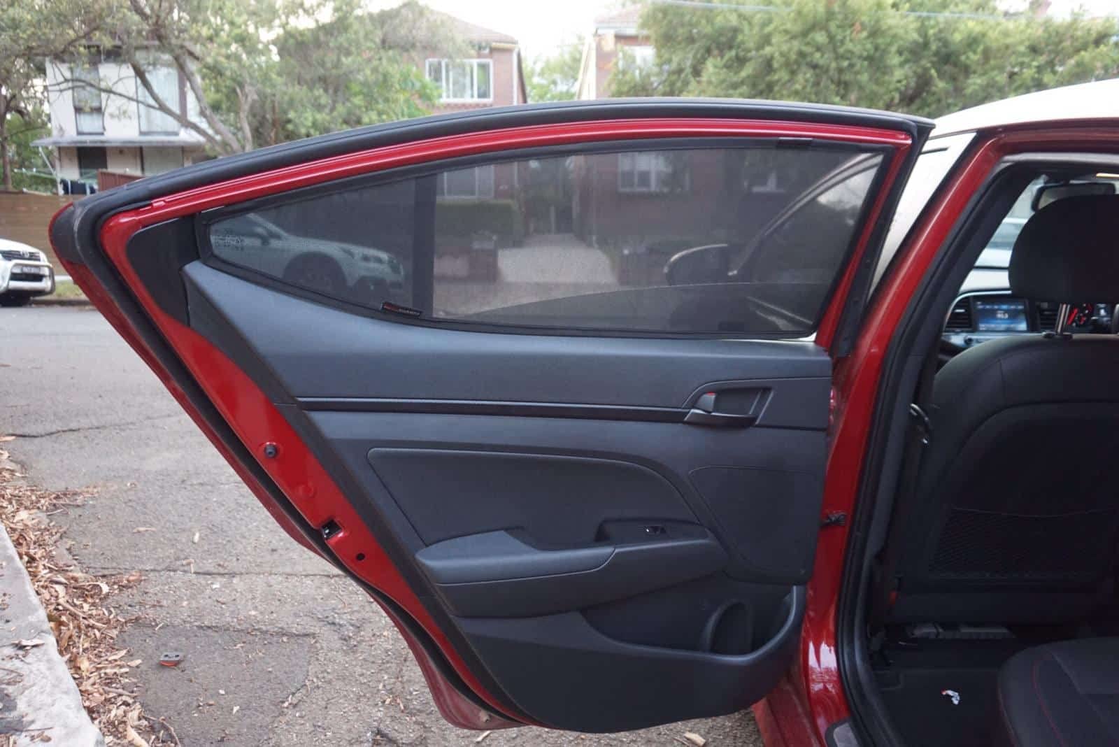 SNAPSHADES osłony tylnej szyby samochodu do Hyundai Elantra/Avante 6. generacji (AD; 2016-2020)