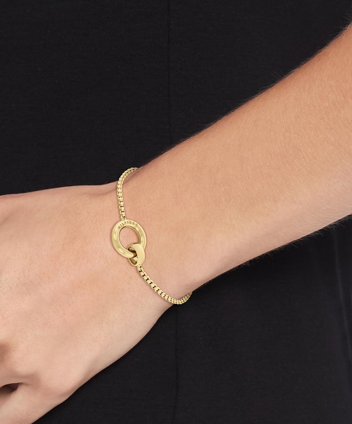 Tommy Hilfiger Jewelry Pulsera de Cadena para Mujer de Acero Inoxidable con un Charm Circular – Disponible en Plateado o Dorado