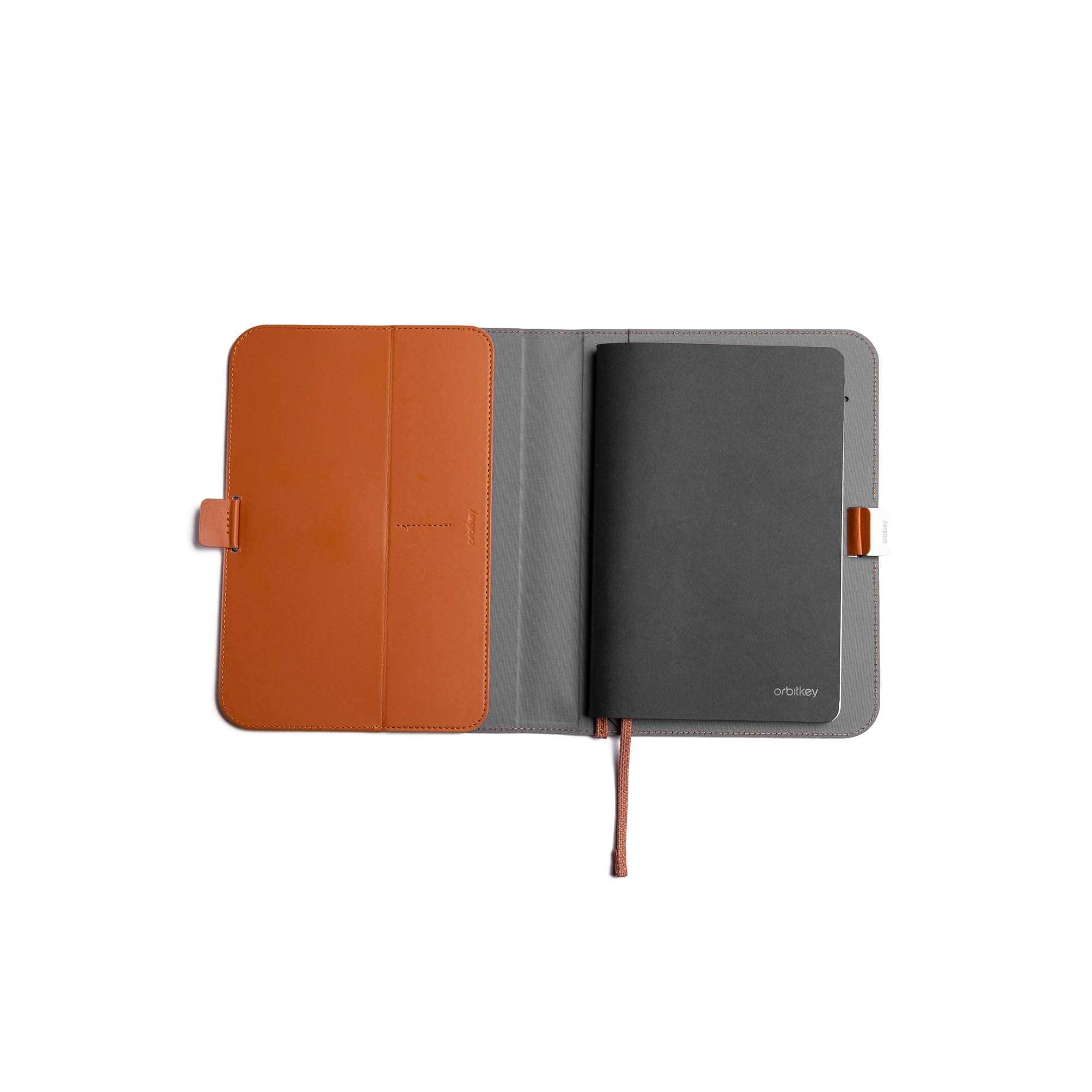 orbitkey Compendium - Custodia per quaderno, in pelle vegana di alta qualità e tessuto riciclato, chiusura con cordino elastico, scomparti nascosti per carte e portapenne, organizer e portadocumenti