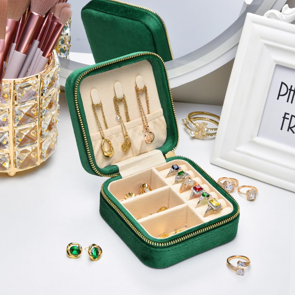 TAIMY Reise-Schmuckschatulle aus Plüschsamt, klein, tragbar, Mini-Schmuck-Organizer-Boxen für Ringe, Ohrringe, Halsketten, Armbänder (Smaragdgrün, ohne Spiegel)