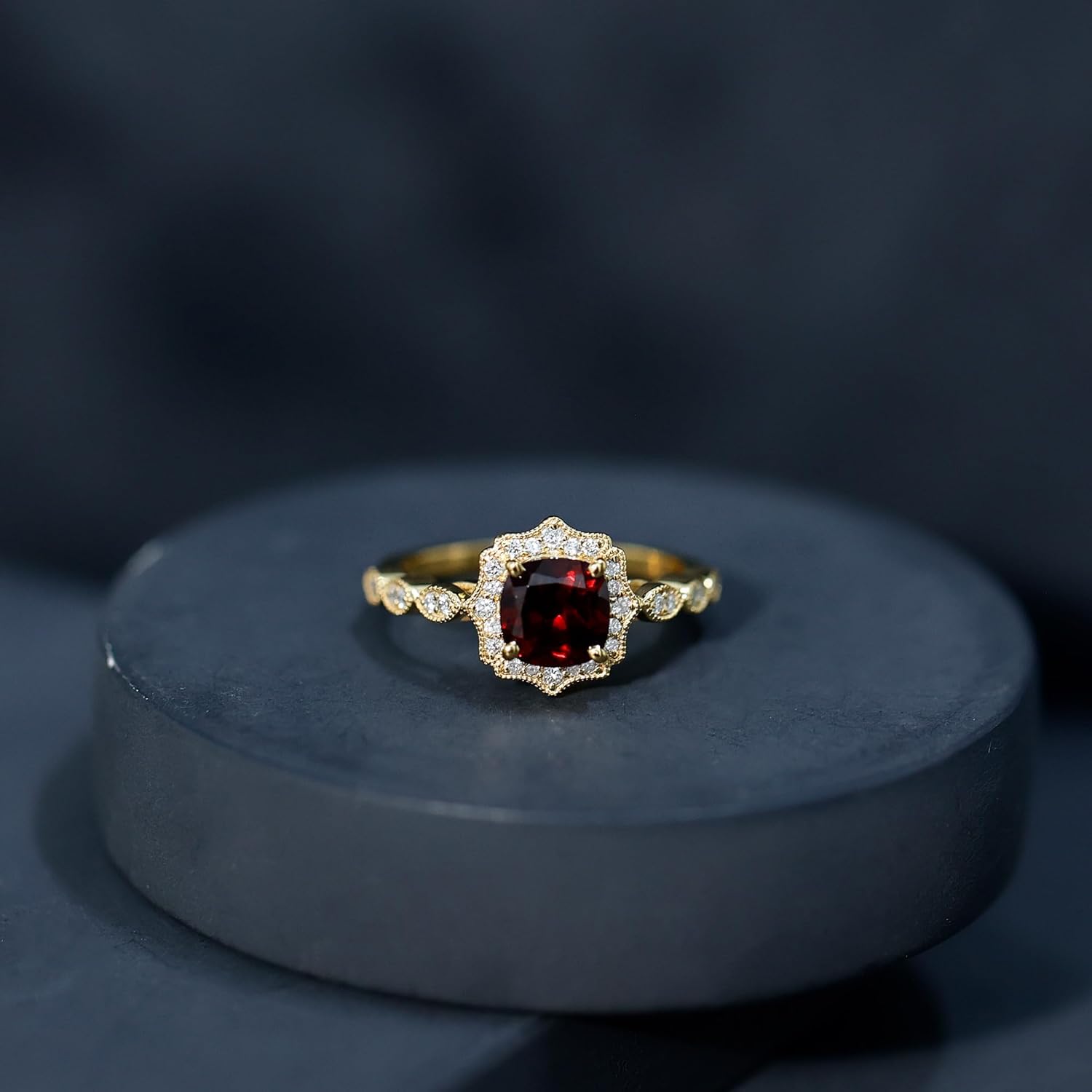 Natural 1.35 Carat Garnet Diamond Vintage Engagement Ring in Silver, Aaa Quality - Gift For Special Occasions