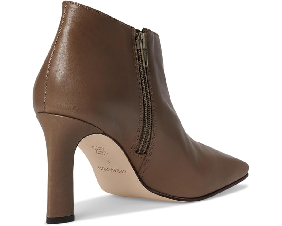 Bernardo Garda - Back View