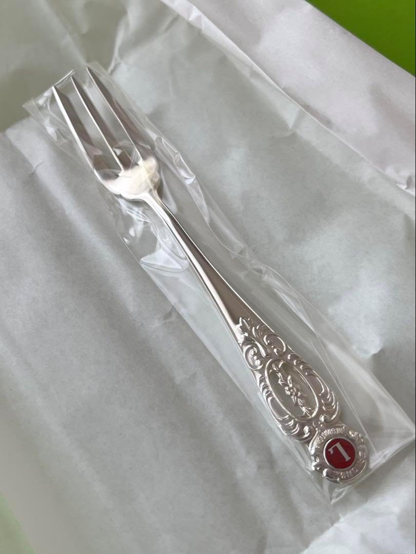 新品 silver950刻印スプーン2本 フォーク2本 木箱入り4本セット silver950刻印スプーン2本 フォーク2本 木箱入り4本セット 新品