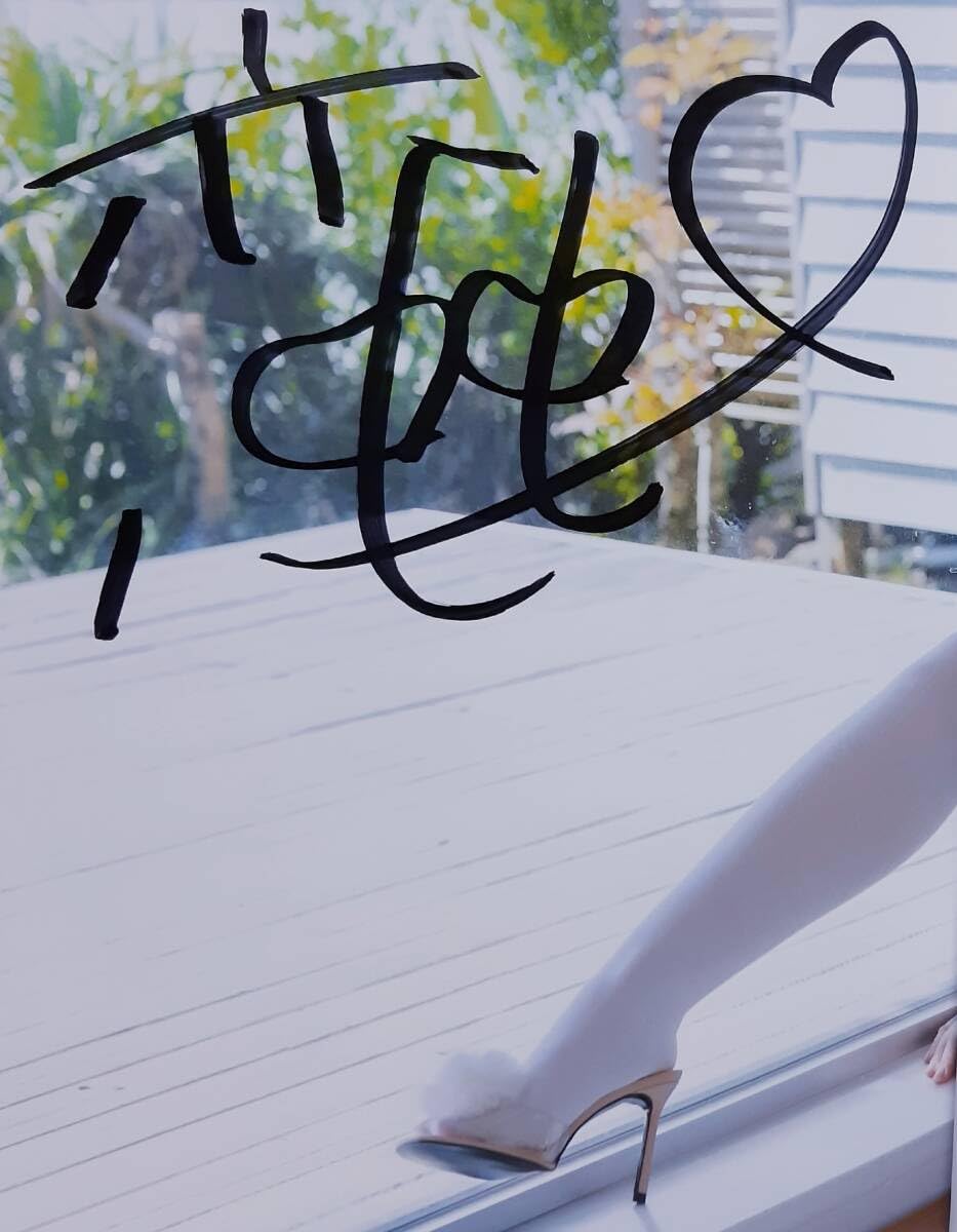 【超レア】麻倉もも 直筆サイン入り 写真集 2025年最新】麻倉もも サインの人気アイテム - メルカリ