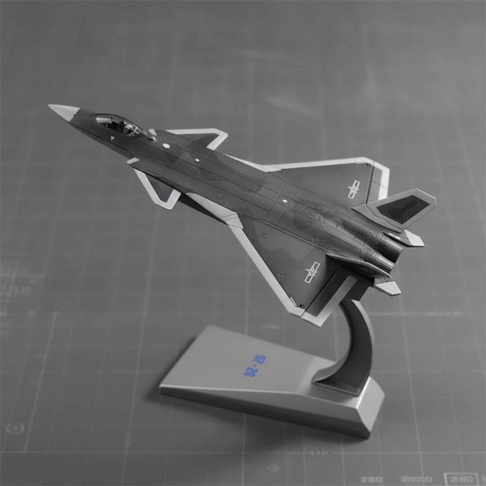 Modellino di J-20 Dettagliato Aereo Giocattolo in Lega Militare Modello in 1:72 per Collezionisti, Ufficio