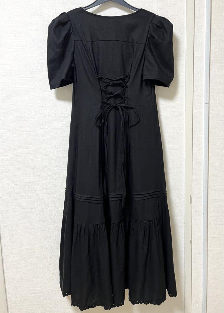 服/ファッション herlipto Time After Time Scalloped Dress Herlipto Time After Time Scalloped Dress - メルカリ