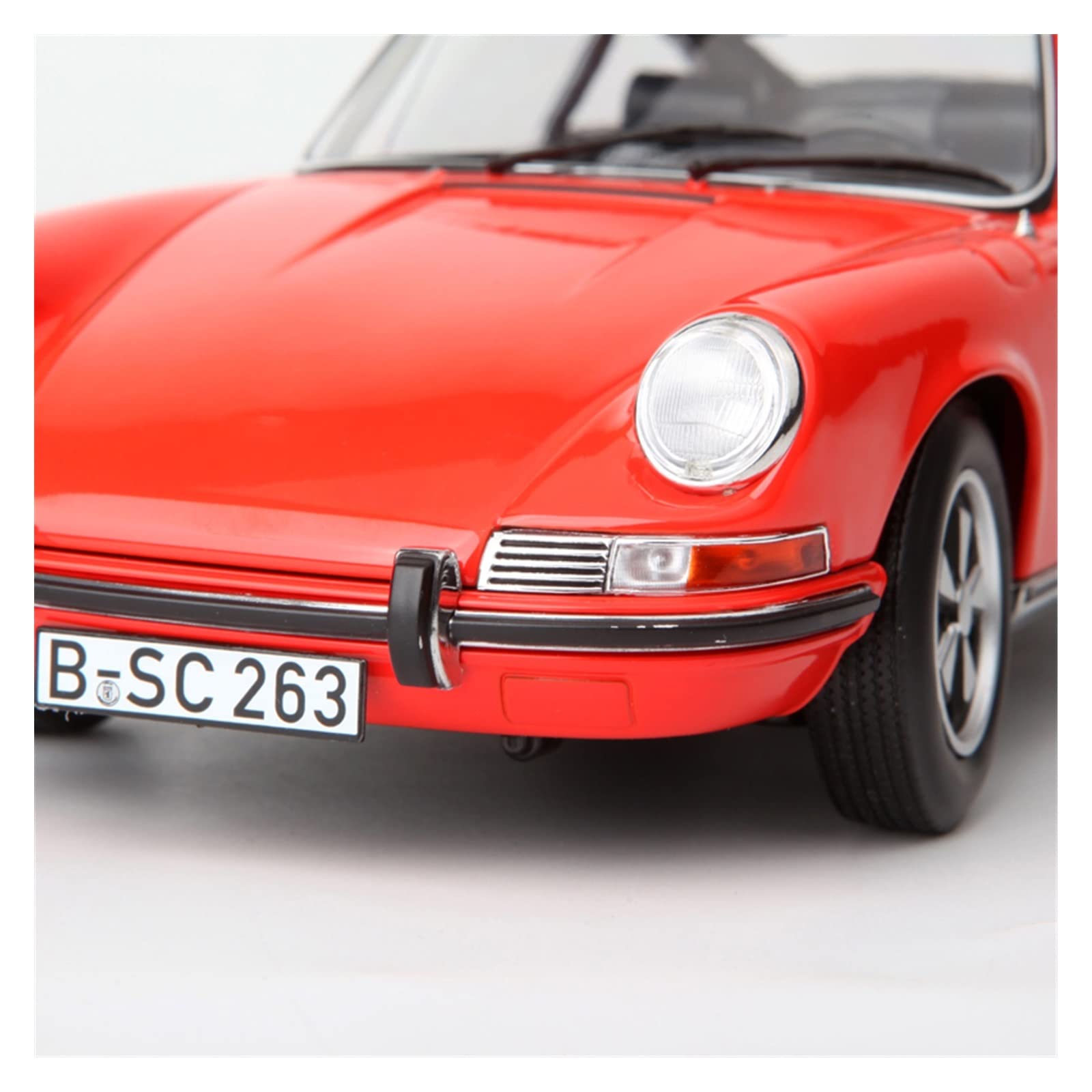 1/18　ポルシェ911　ダイキャストメタルモデル Amazon.co.jp: 1:18 2022 ポルシェ 911 GT3 合金スポーツダイ