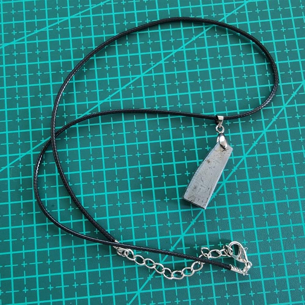 Amazon | 10g 希少隕石 空 鉄 ペンダント 本物の鉄 隕石 象眼細工 宇宙 