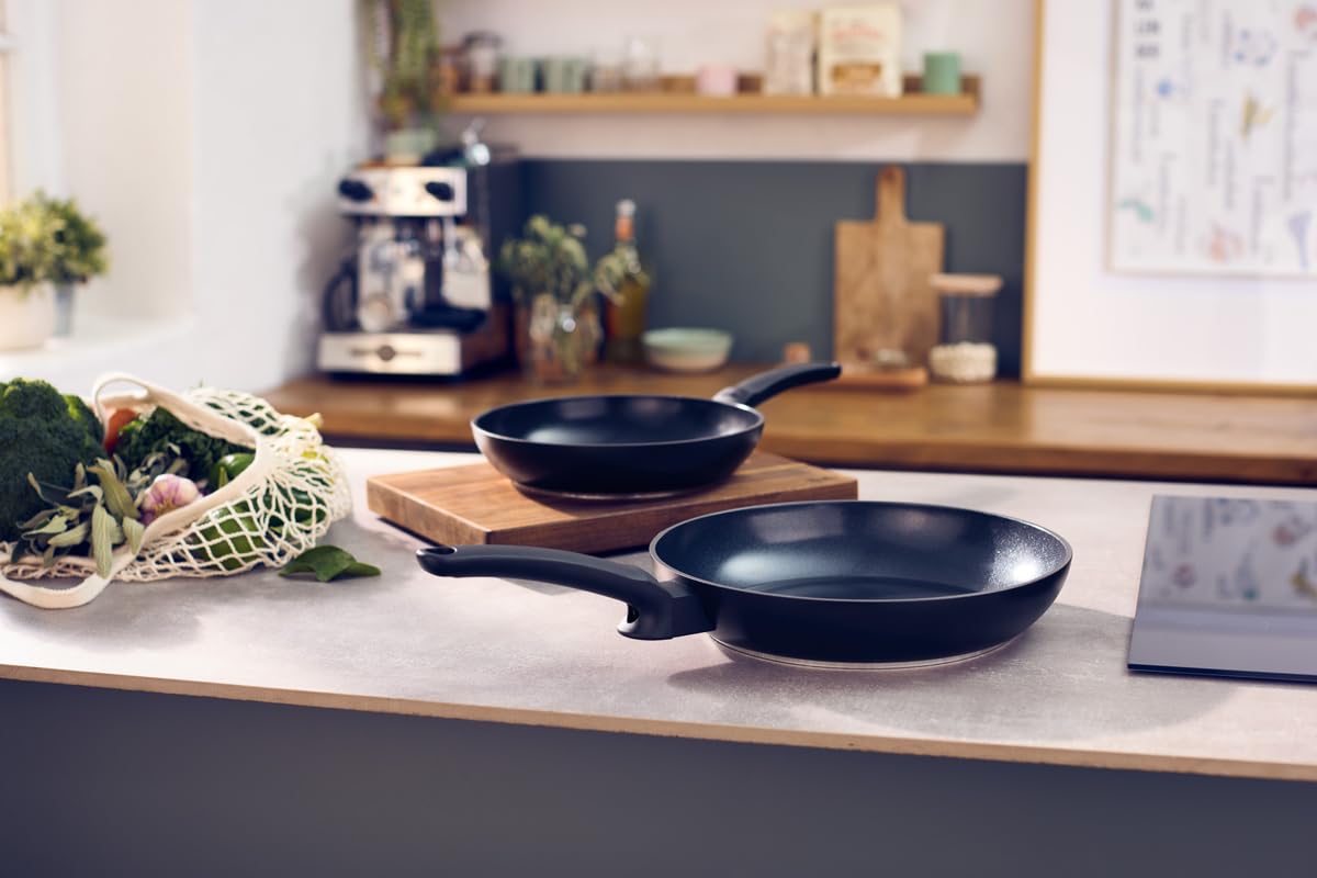 Fissler Ceratal® Evo Classic Pfannen-Set 2-teilig (24 + 28 cm, Orbitschwarz) – Made in Germany, Keramikpfannen hergestellt ohne PFAS/PTFE, CookStar® Boden