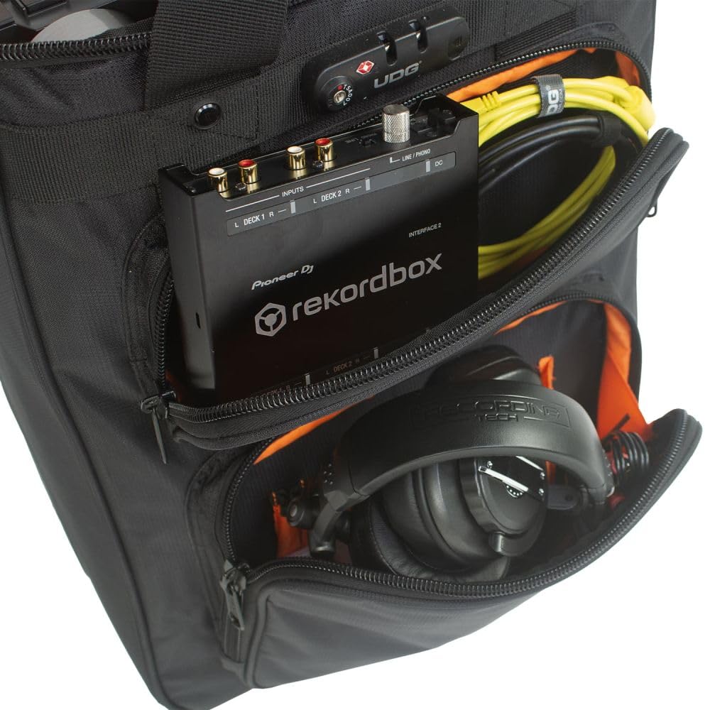 UDG Ultimate Producer Rucksack Trolley, Schwarz Orange (U9024BL/OR) | Multifunktionales Reisesystem; ausziehbarer Trolleygriff; gepolstertes Laptopfach; wasserabweisendes Nylon