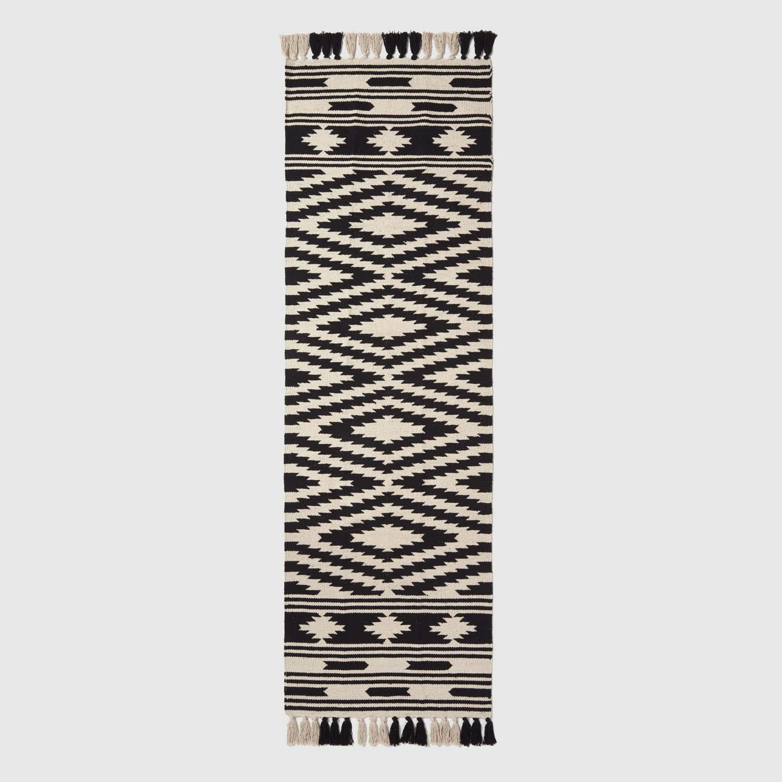 HOMESCAPES Tapis de Couloir Kilim en Coton, Tapis Long Noir et Blanc Dinan, Tapis de Salon Artisanal 66x200 cm