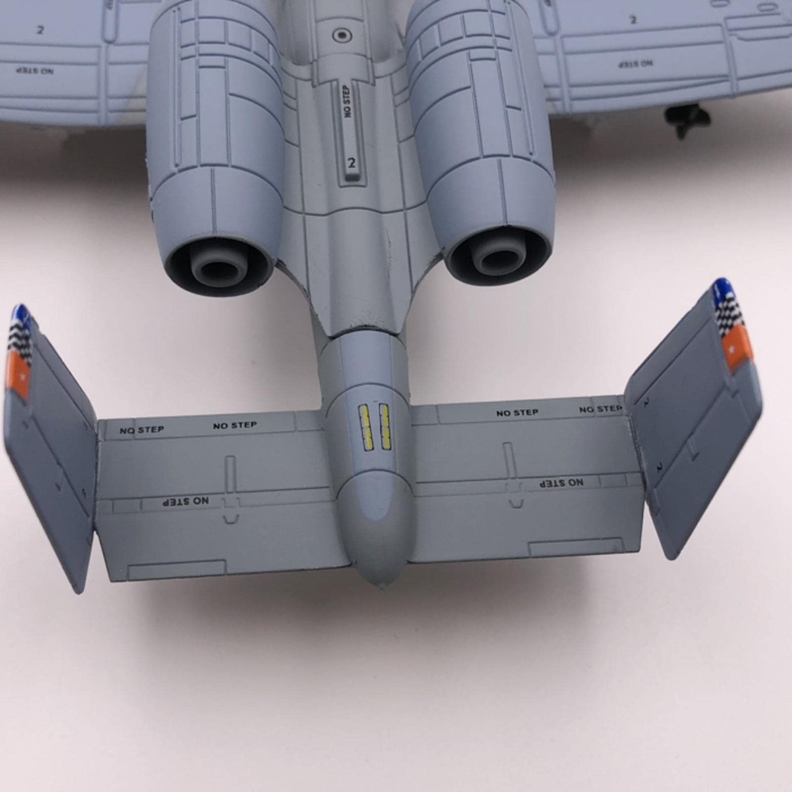 Collezione di Modelli di Aerei da Combattimento Militari Sukhoi Su-27 in 1:100, B