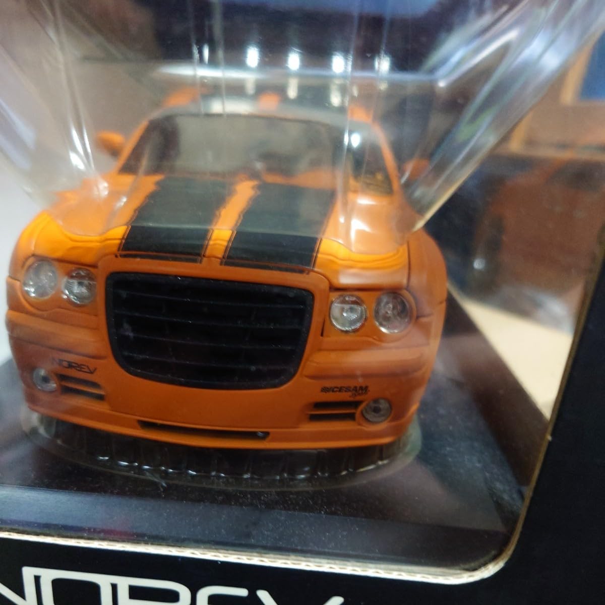 Amazon.co.jp: NOREV 1/18 CHRYSLER 300C DUB/JADA : Toys & Games