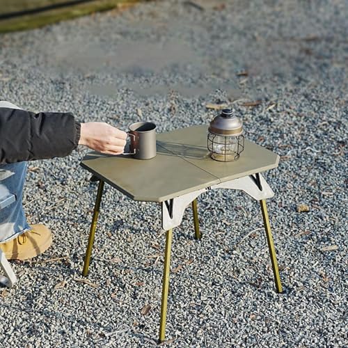 Table de camping pliante légère pour optimiser l'espace sous la tente