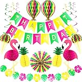 DIE FAKTEN - Unser freundlicher Kundenservice ist stets verfügbar, um 100% Zufriedenheit mit dem Produkt zu garantieren. Die hochwertige, wiederverwendbare Partydeko wird im Vereinigten Königreich designed. Werde einer von mehr als 10000 zufriedenen Kunden. Das Partydeko Set enthält: 1 x Mehrzweck Girlande, 1 x Palmblatt / Hibiskusblumen Girlande, 2 x Honigwagen Papier Flamingos, 2 x Ananas, 2 x Waffeleis, 2 x Ballons, 1 x Blume, and 6 x Folienwirbel.