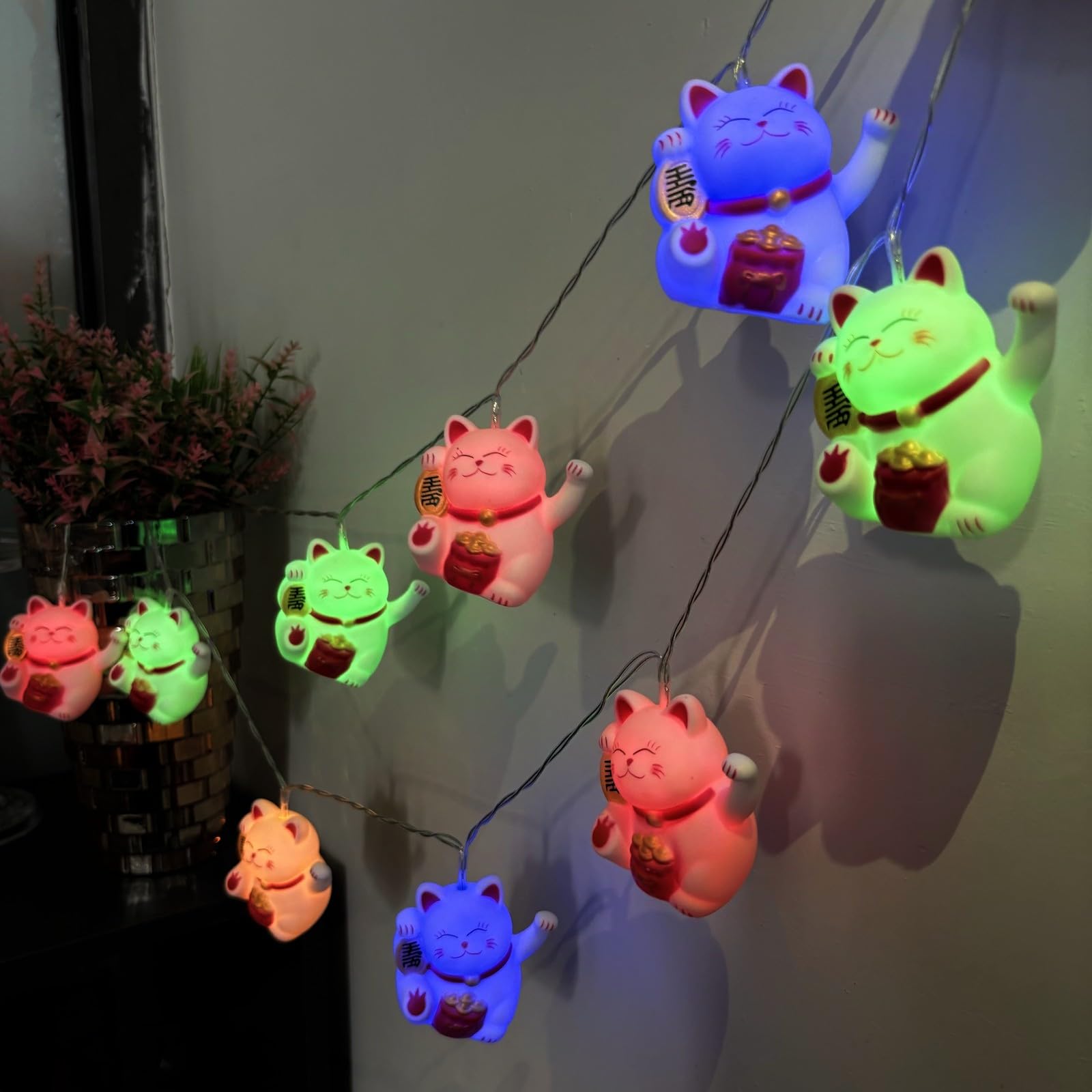 Riaxuebiy Lucky Cat Fairy Lights 1.65m Length 10 LEDs Waving Arm Cat String Lights Colorful Battery Operated Bedroom Children Room Decor Chinese Cat Chain of Lights (Colorful)
