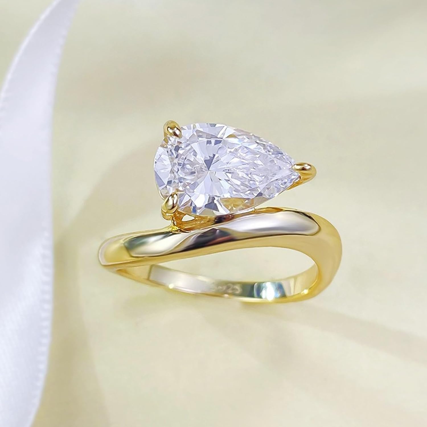 2CT Pear Cut 18k White/Yellow Gold Plated Ring for Women, D Color VVS1 Clarity Solitaire Simulated Diamond Engagement Rings, Wedding Promise Band Anniversary Ring