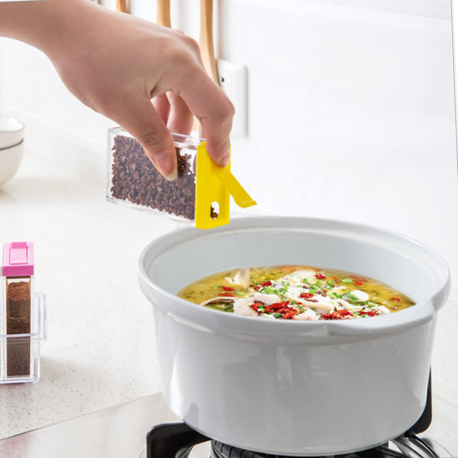 Lot de 6 Boîtes Épices Plastique, Boîte d'assaisonnement Transparent avec Plateau, Ensemble de Pots à épices de camping pour Rangement de Condiments, sel, Sucre et Poivre (coloré)