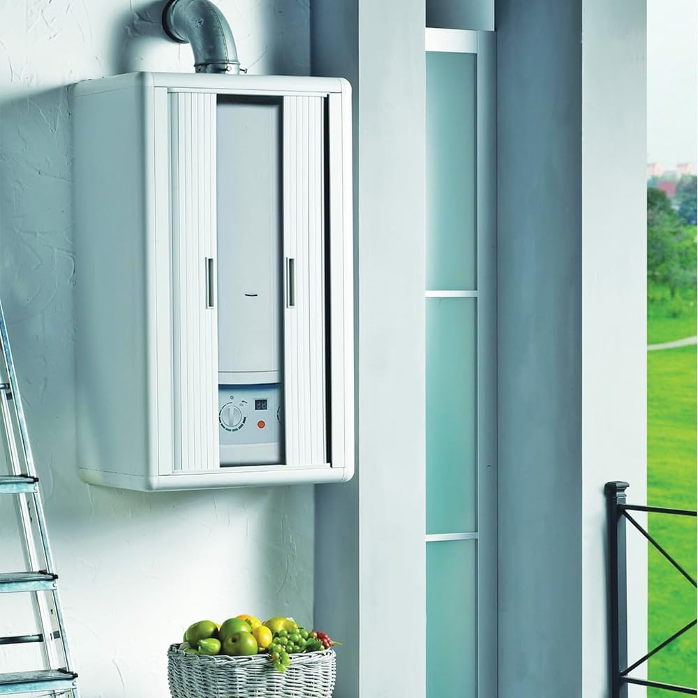 Virsus Mobile Copricaldaia di colore Bianco, Misura 58,5x38,5x98 cm, Apertura a Serranda Orizzontale, Materiale Alveolato Isolante e Ignifugo, Protezione per Caldaia da Esterno ed Interno -HIM902