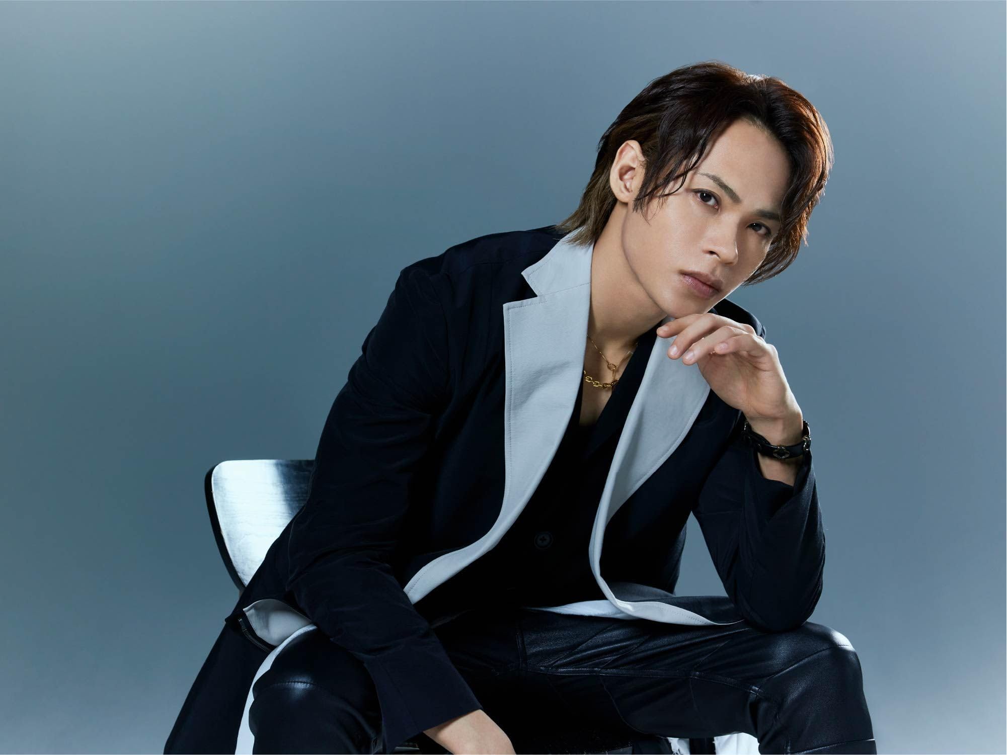 加藤シゲアキのJAPANEWS (+ C/W BEST)からの楽曲almondをAmazon