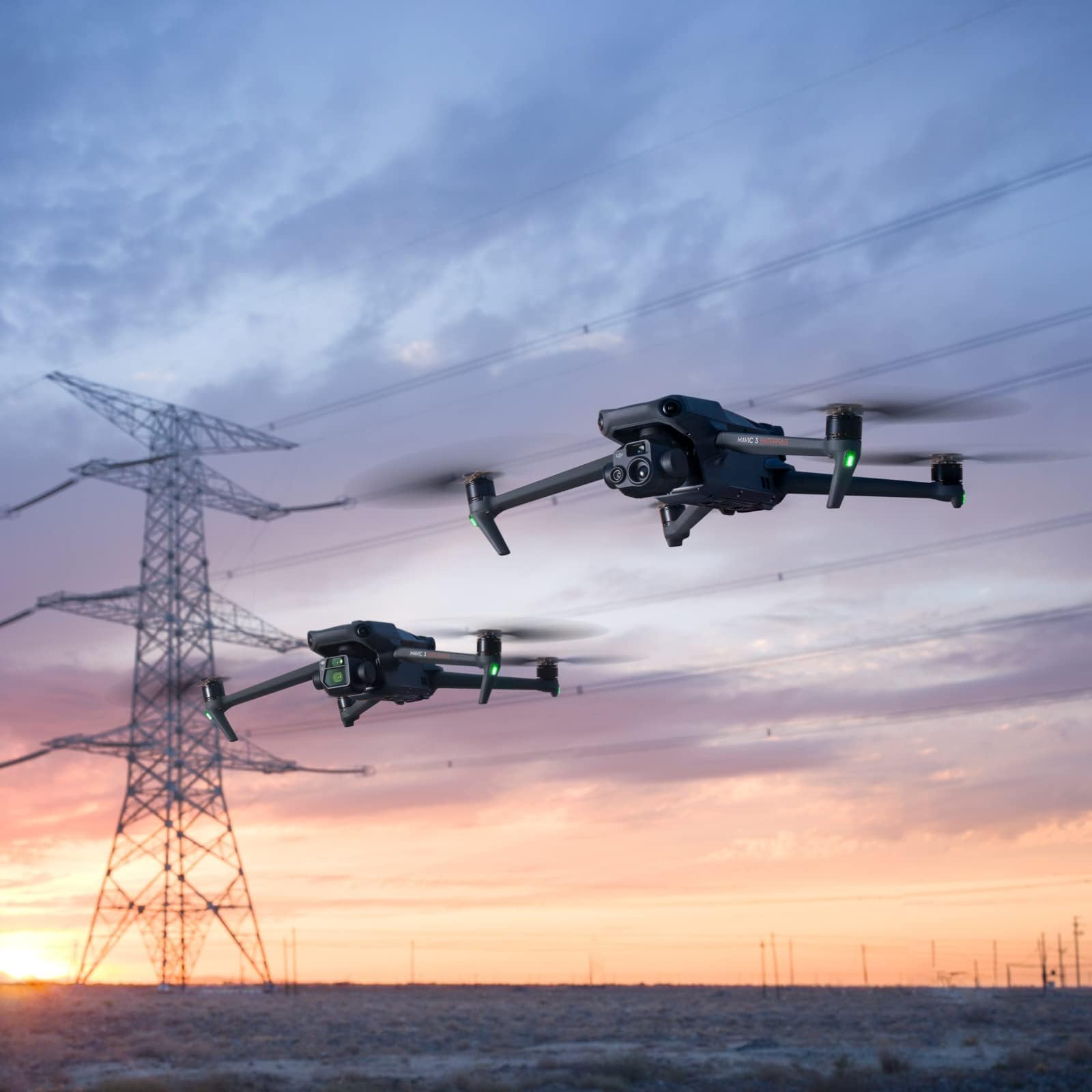 DJI Mavic 3T Worry-Free Basic Combo - dron z kamerą termowizyjną 640 × 512, szerokokątny aparat CMOS 1/2", 56-krotny zoom hybrydowy, czas lotu 39 min, pozycjonowanie z dokładnością do centymetra, C2