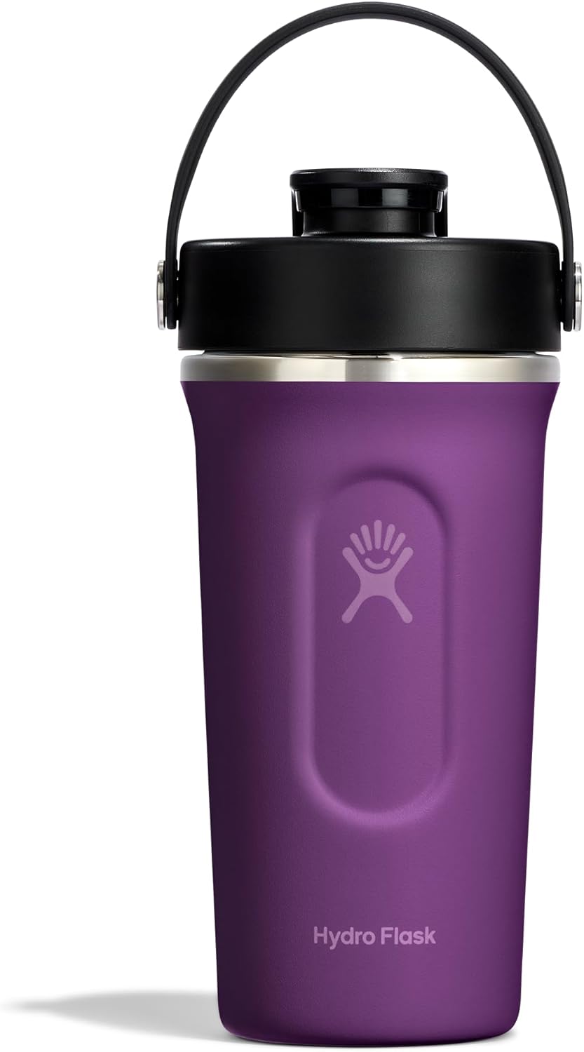 Hydro Flask Shaker Bottle – Insulated Stainless Steel Gym Bottle for Pre Workout & Protein 24 Oz Beachplum Purple