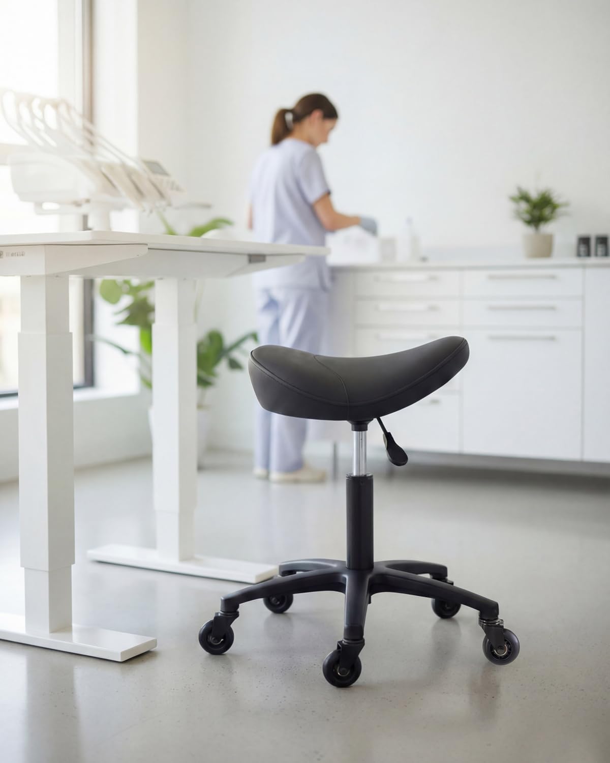 Ergonomic Saddle Stool Chair with Wheels, Ultra-Quiet Rolling Salon Stool with Comfortable Thick Saddle Seat, Adjustable Stool Suitable for Commercial Office and Home Use