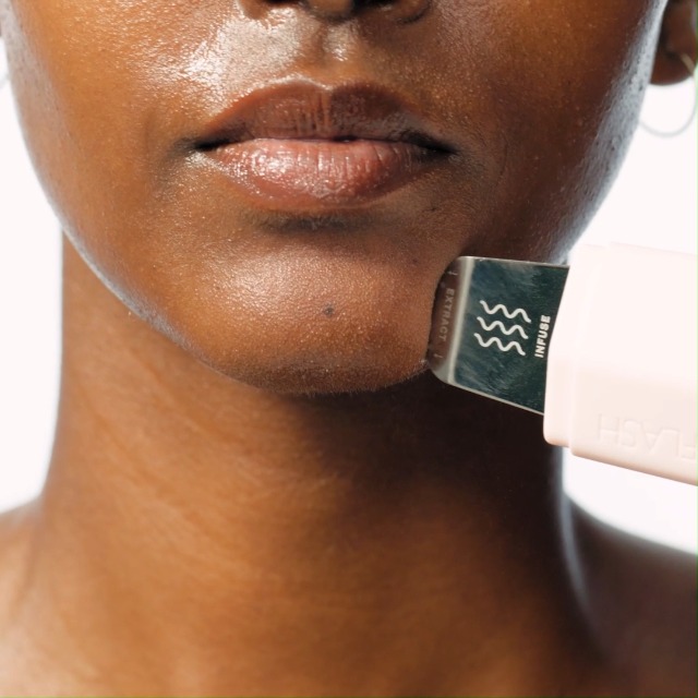 dermaflash dermapore skin care device ultrasonic 2-in-1 pore extractor and skincare infuser stone